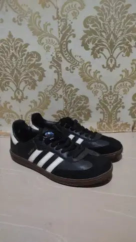 Sepatu adidas samba