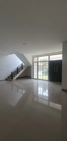 Rumah PIK2 Tahap 1 Tipe Armenia 10x15 Semi Furnished Ada AC 4+1 KT