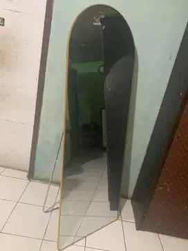 Kaca cermin minimalis