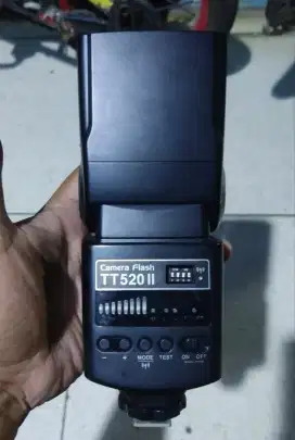 FLASH GODOX TT520II