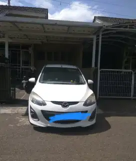 Jual Mazda2 A/T