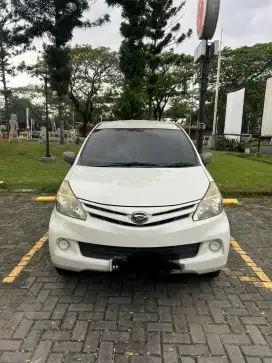 Xenia Manual 2014 wrn putih