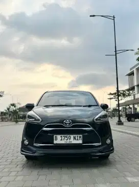 Istimewa Low KM Bosque Toyota Sienta Q AT 2017 Hitam Yuk Di Gas