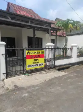 Dijual Rumah siap pakai di kompleks Dukuh Zamrud, Padurenan, Bekasi