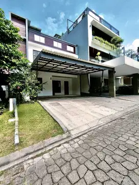 Rumah mewah terawat di kota wisata cibubur dekat toll