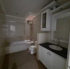 0852 Disewakan Rumah 2 Lantai di Tenggilis Utara Full Furnished