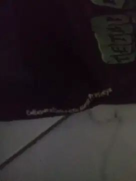 Topi hitam tetap bisa