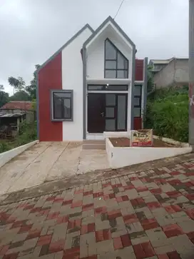 Rumah datar pinggir jalan desa