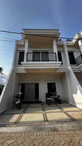 HUNIAN MEWAH 2 LANTAI LOKASI DI KEPANJEN