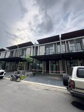Rumah Disewakan Di Citraland Utama Surabaya Dekat Gwalk, Ciputra Dll