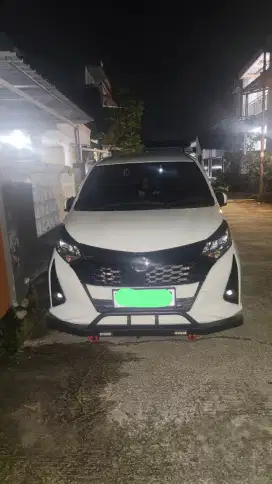 Mobil calya matic
