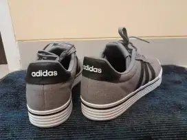 Adidas casual size 44