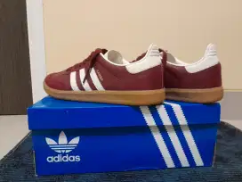 Adidas red size 44