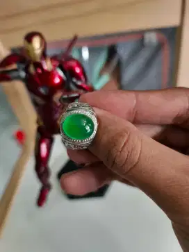 Cincin Batu Giok Hijau Mewah