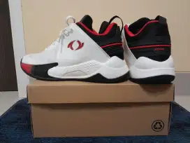 Aster sporty size 44