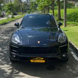 Porsche Macan

2018
Black on Red