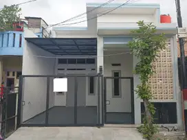 Rumah SHM dekat  Plaza Taman Harapan Baru Bebas Banjir J-33538