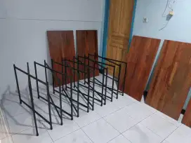 MEJA LIPAT BINTANG AESTHETIC KAKI BESI KAYU KALIMANTAN !