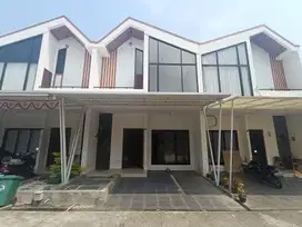 Rumah Hadap Timur SHM 11 Mnt ke Summarecon Mall Bekasi J-33962