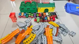 Set Mainan Thomas and Friends