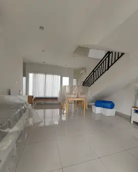 Disewakan: Rumah 'Full Furnished' di Summarecon Bandung