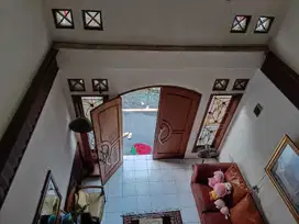 Rumah Hoek Duren Sawit pinggir jln cocok untk kantor,dan usaha