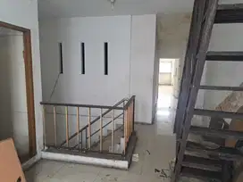 Disewakan Ruko 3 lantai jln utama Letjen Suprapto