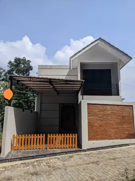 FULL FURNISH Villa Cakep Ada Kolam Renang Pribadi di Donokerto Turi