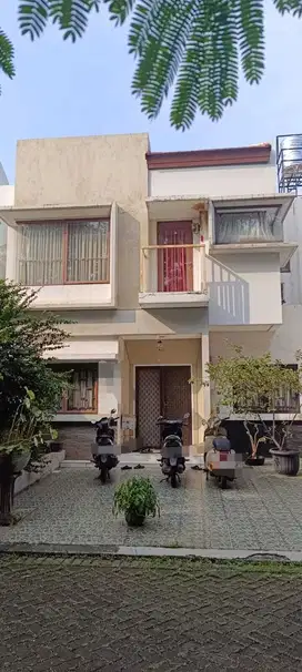 Dijual Rumah Dengan Lokasi Strategis Di JGC Cakung Jakarta Timur