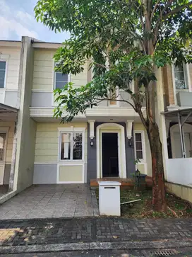 WTS / Dijual Cepat Rumah Siap Huni di Vanya Park Cluster Azura, BSD
