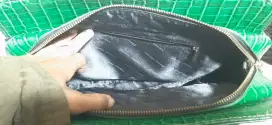 Tas kulit asli beli d Garut pusat tas. dijual cepet jarang d pake.