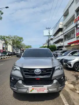 Toyota Fortuner VRZ TRD 2.4 AT 2018/2019 BG SIAP PAKAI