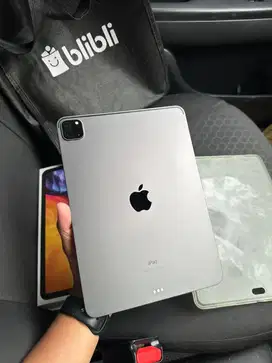 iPad 11 Pro 11-inch gen 2 128gb like new