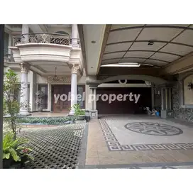 RUMAH LUX MODEL KLASIK BINTANG DIPONGGO PAKIS SURABAYA