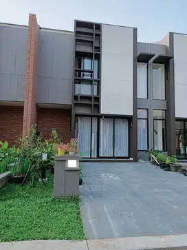 Dijual Rumah 2 lt Terawat Siap huni di Flavio Suvarna