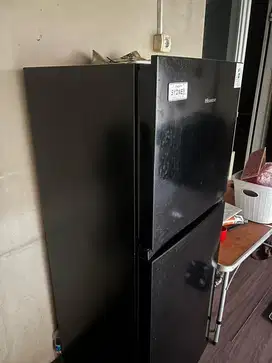 Kulkas HiSense 2 pintu