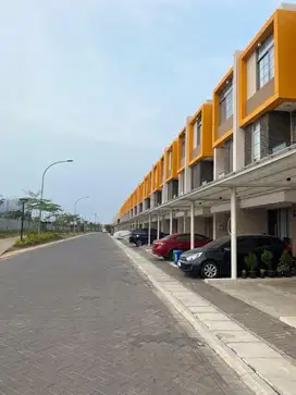 Dijual Rumah PIK 2 Ukuran 4,5x10 3 lantai Kosongan Harga 1,75 M Nego
