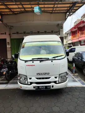 Jual mobil isuzu traga