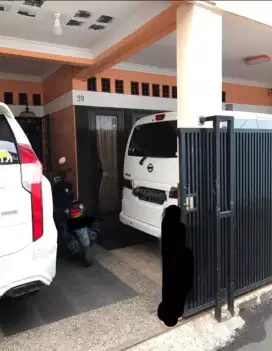 Rumah Besar Disewakan , 3KT, 2KM Semi Furnish, Strategis