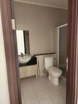 Disewa Rumah Pik Golf Island 10x20 2 Lantai Type Lilac Furnish + 5Ac