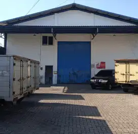 Gudang Pinggir Jalan Raya Kaliwungu Kendal Jawa Tengah