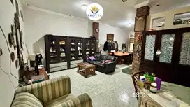 Rumah Tinggal, Bonus 3 Kios Usaha di Sawah Baru, Bintaro