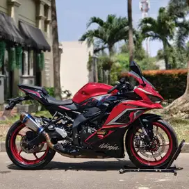 KAWASAKI ZX25R ABS TFT MERAH 2023 KM 15K PAJAK PANJANG SUPERB
