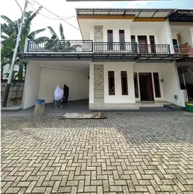 Dijual Rumah Mewah Siap Huni Fasilitas Lengkap Dekat Metro Permata 2
