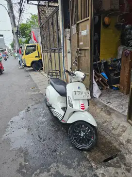 Jual cepat vespa sprint iget 150abs a/t 2023