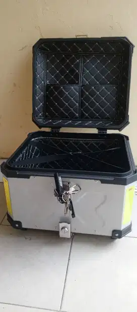 Jual top box panier 55 Liter