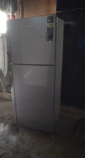 Jual kulkas 2 pintu merk polytron,normal,minus bks make