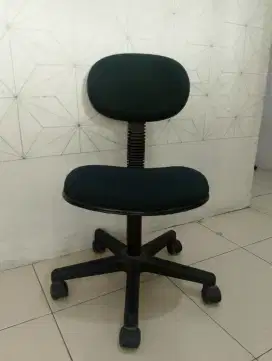 Kursi kantor masih bagus