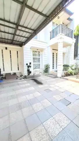 Dijual rumah cantik di Bintaro Jaya Sektor 9 lokasi strategis