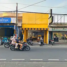 Dijual Tempat Usaha 74m2, Sumur Batu Raya, Stategis, Padat dan Ramai